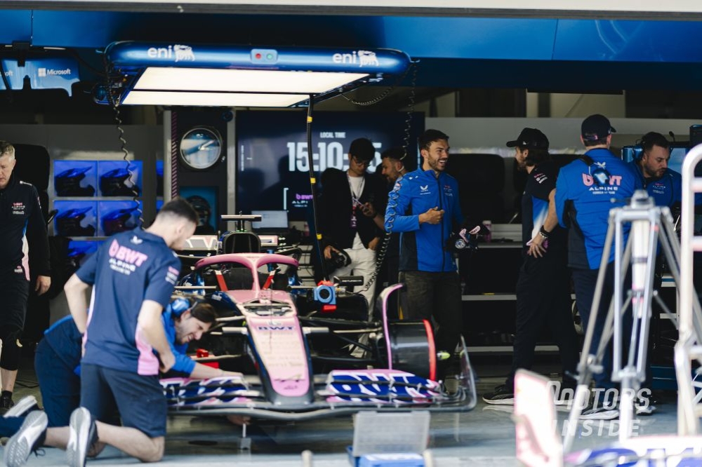Alpine rigidifie son aileron arrière pour se conformer à la nouvelle directive de la FIA et perd en performance