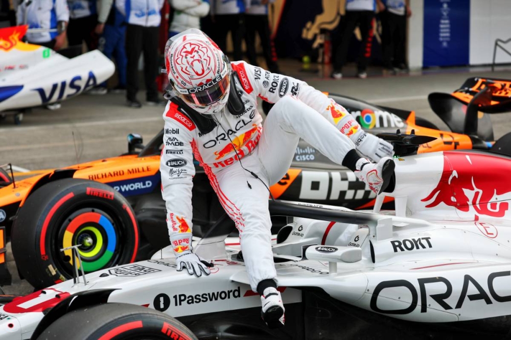 Masterclass de Max Verstappen pour battre les McLaren à Suzuka