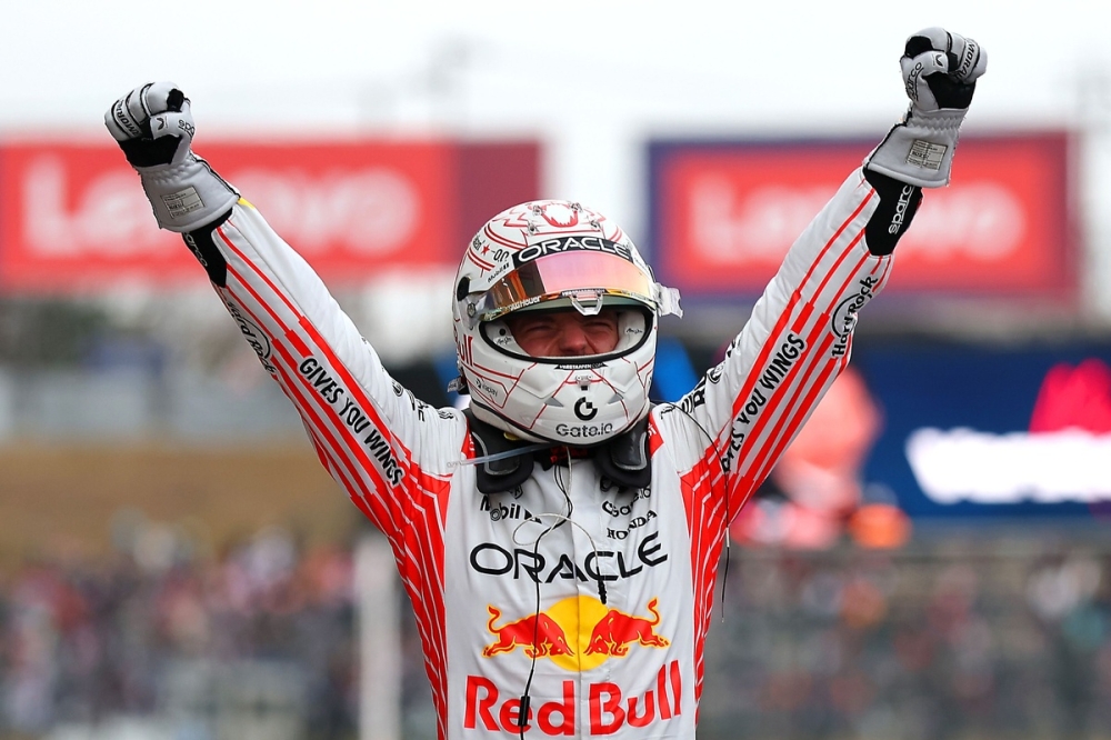 Course - Max Verstappen dompte les McLaren à Suzuka