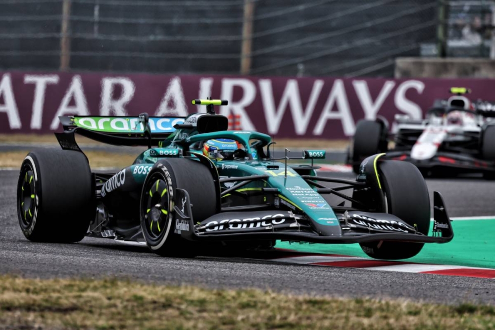 Honda veut influencer le choix des pilotes Aston Martin : Fernando Alonso menacé en 2026 ?