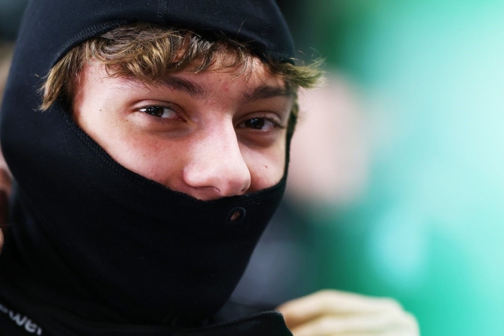 Antonelli chipe deux records de précocité à Verstappen