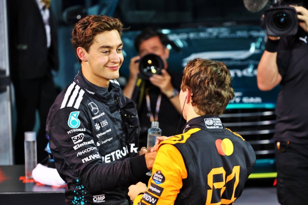 George Russell a frôlé la catastrophe sous la pression de Lando Norris à Bahreïn