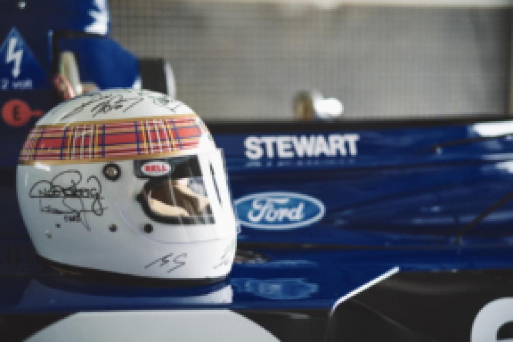 Michael Schumacher a signé un casque de F1 pour une œuvre caritative