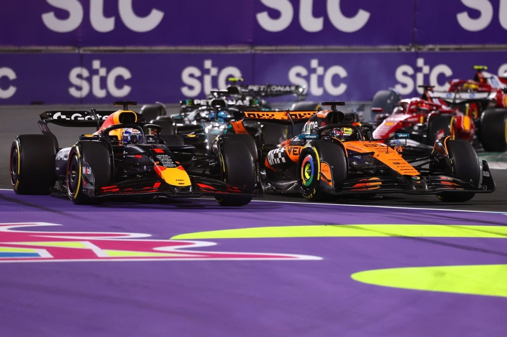 Course - Piastri vainqueur après le coup de force puni de Verstappen
