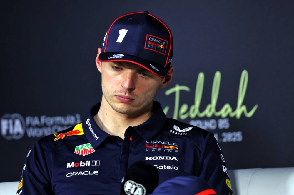 Max Verstappen critique la FIA après une sanction controversée