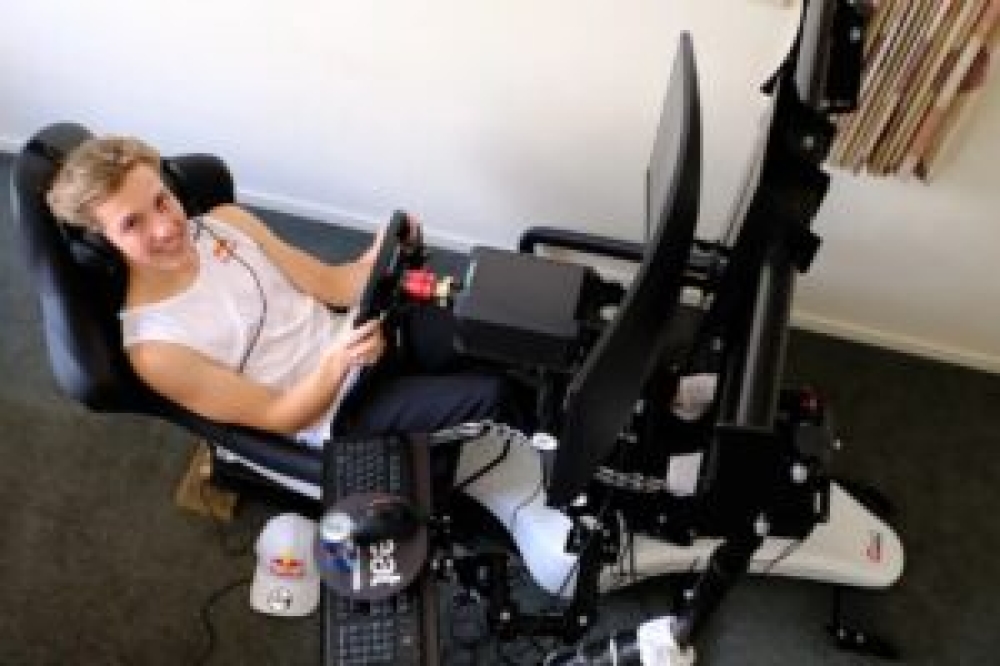 Liam Lawson adepte du SimRacing chez lui