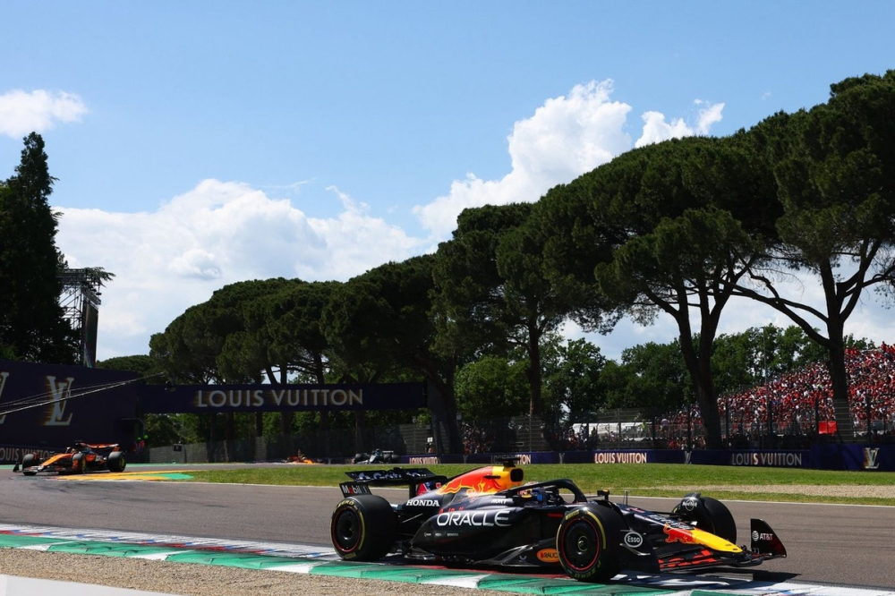 Verstappen trouve la RB21 encore trop similaire à la RB20