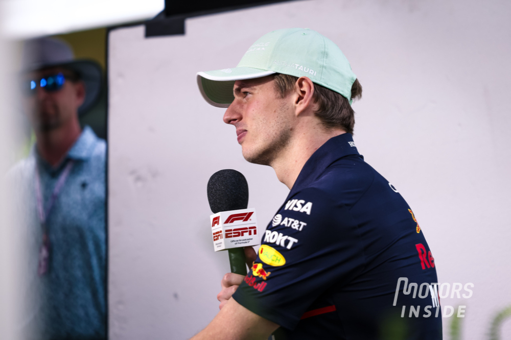 « Ce n'était pas correct et ça n'aurait pas dû arriver » : Verstappen sur sa manœuvre contre Russell