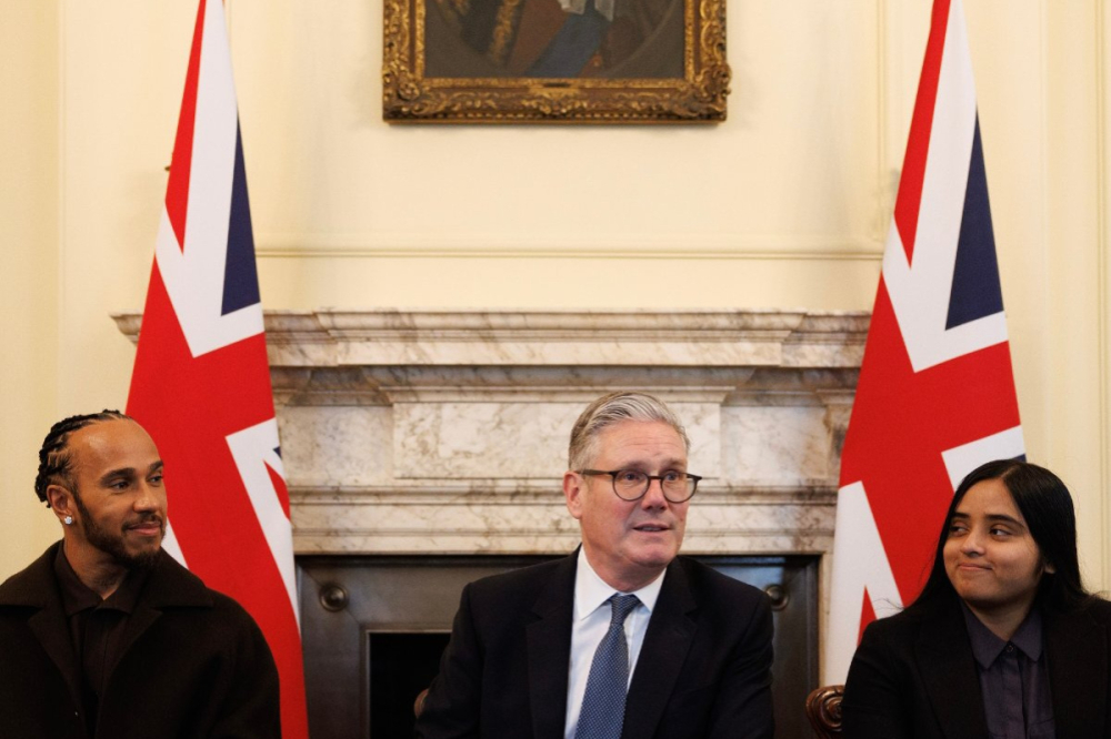 Hamilton rencontre le Premier ministre Starmer : unis pour une éducation plus inclusive au Royaume-Uni