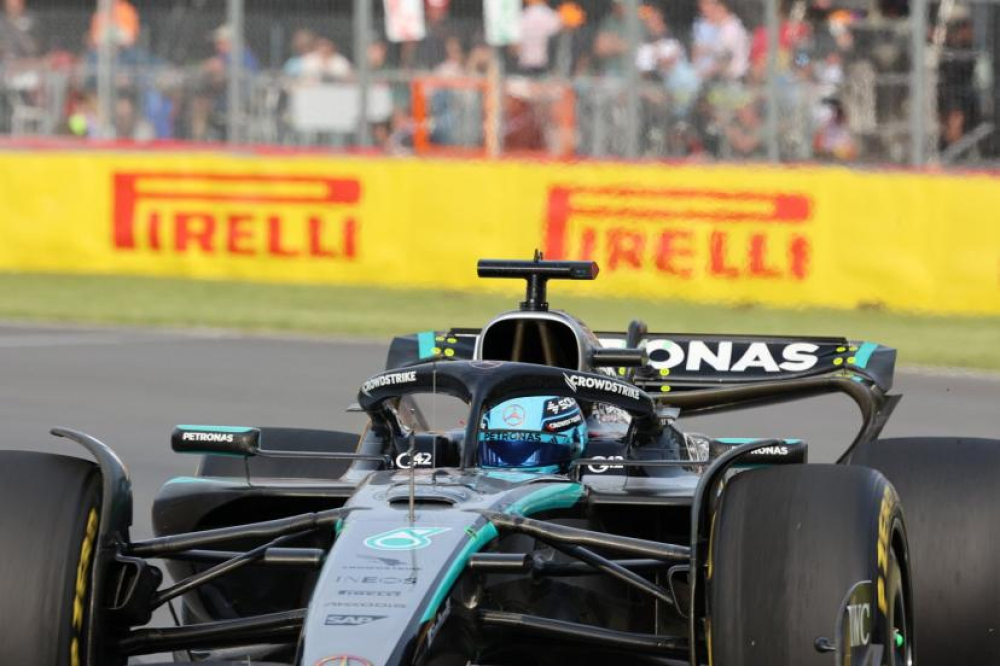 « J'ai plus de points que lui sur mon permis » : George Russell, auteur de la pole au Canada, lance son duel avec Verstappen