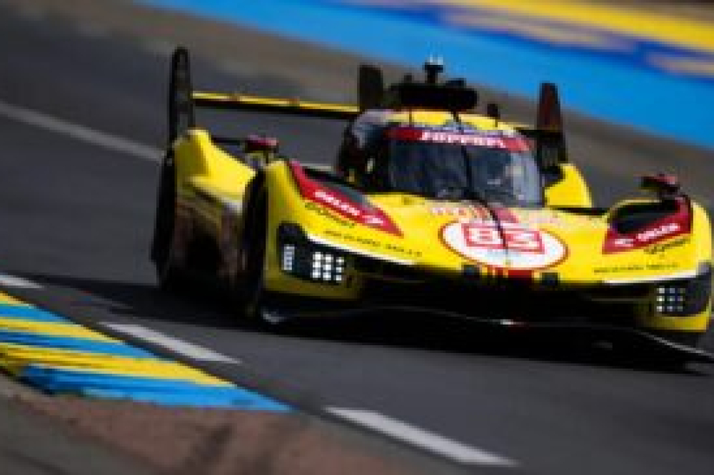 Robert Kubica savoure la victoire aux 24H du Mans, 4 ans après le déchirement du dernier tour