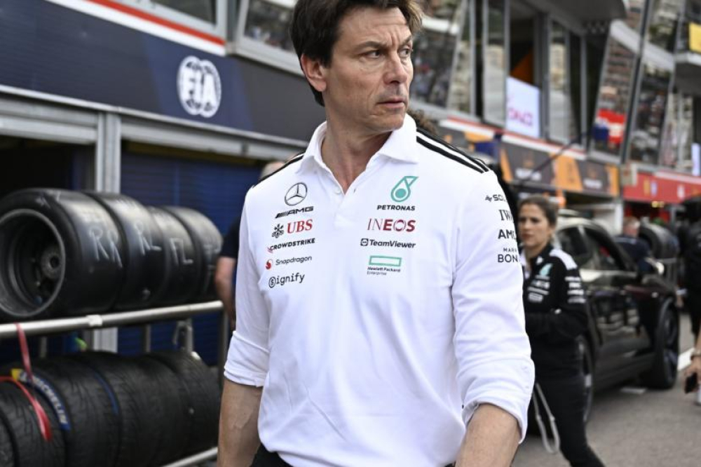 « Vous devez étudier ce qu'un quadruple champion du monde va faire » : Wolff confirme l'intérêt de Mercedes pour Verstappen