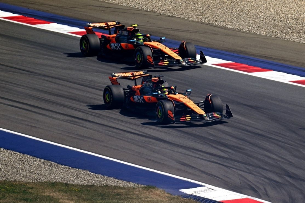 Horner éberlué par les McLaren : 