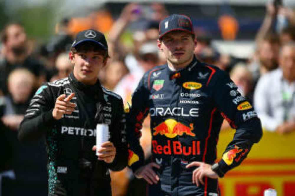 Verstappen entretient le flou autour des rumeurs d’un départ chez Mercedes