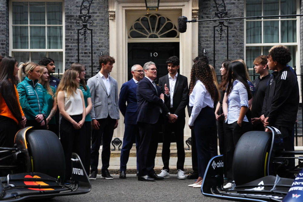 Le Premier ministre anglais accueille la F1 à Downing Street pour ses 75 ans