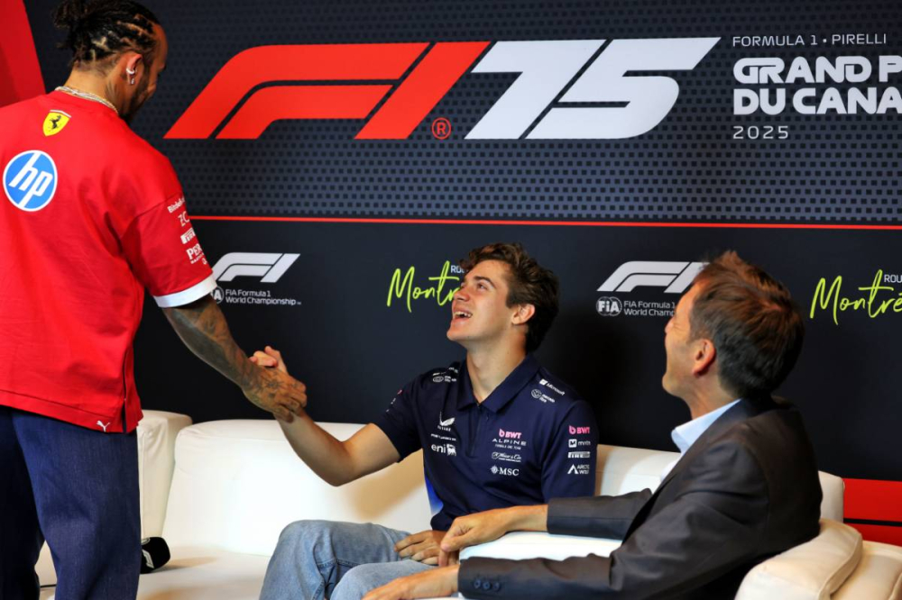Franco Colapinto doit une fière chandelle à Lewis Hamilton