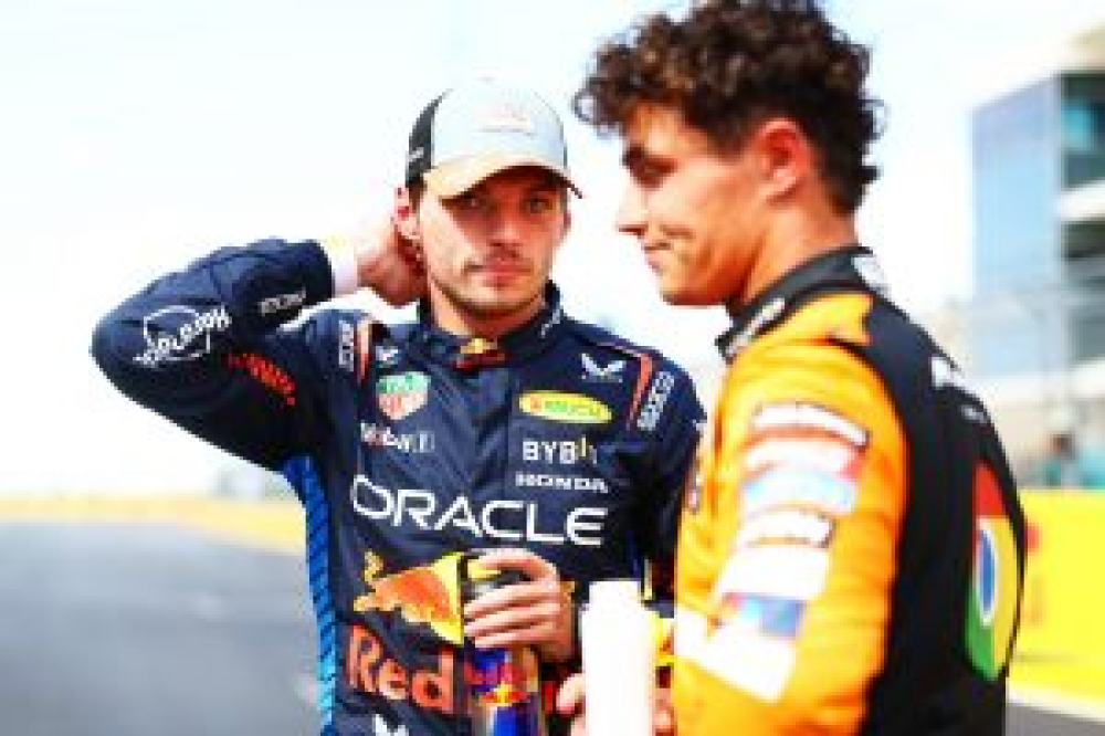 Norris reste de marbre face aux rumeurs envoyant Verstappen chez Mercedes : « Honnêtement, je m’en fiche »