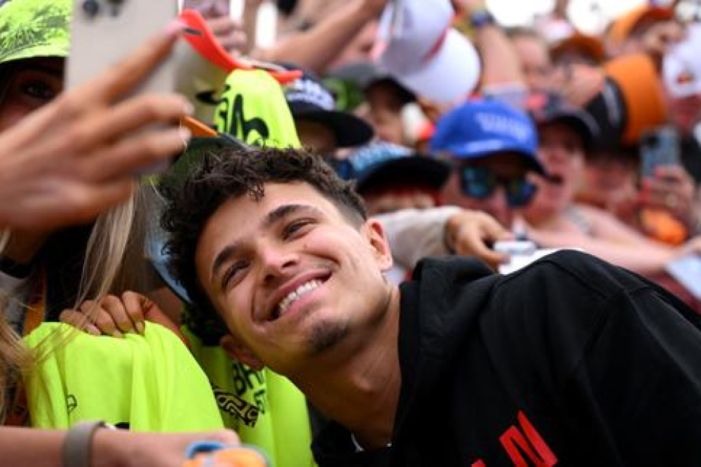 Lando Norris, porté par les succès de McLaren, rejoint Lewis Hamilton dans le cœur du public britannique du Grand Prix de formule 1 de Silverstone