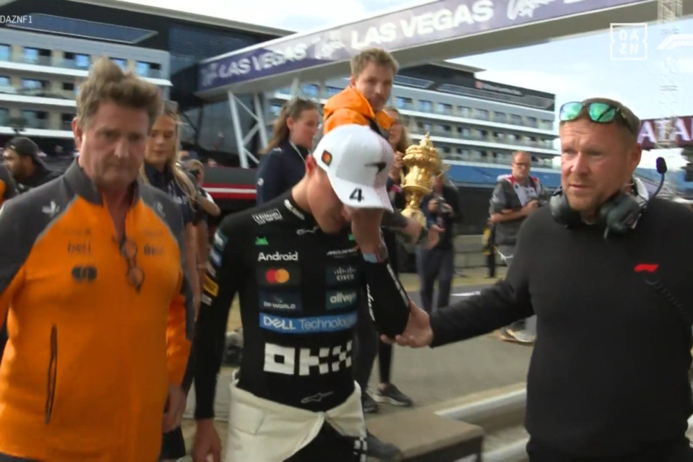 Victoire à Silverstone gâchée : Lando Norris frappé au visage par un photographe