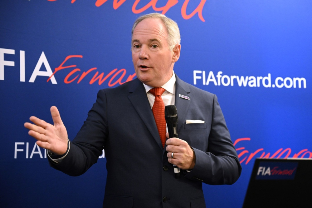 Qui est Tim Mayer, le nouveau candidat à la présidence de la FIA ? 