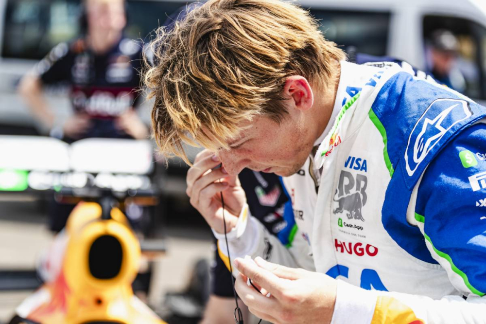 Liam Lawson brise le silence et tacle Red Bull : 