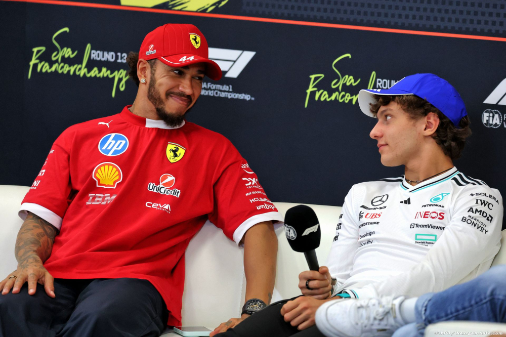 Antonelli est rassuré par les propos de Wolff, Hamilton propose de l'aider à négocier