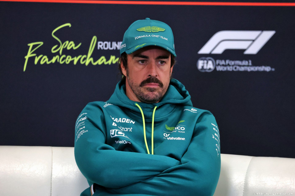 Alonso apprécie la dynamique et les évolutions d'Aston Martin F1