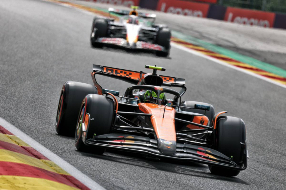 Lando Norris en pole en Belgique : McLaren frappe fort à Spa