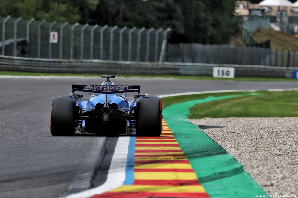 Albon sourit après une séance sans problème, Sainz trouve sa qualification 'bizarre'