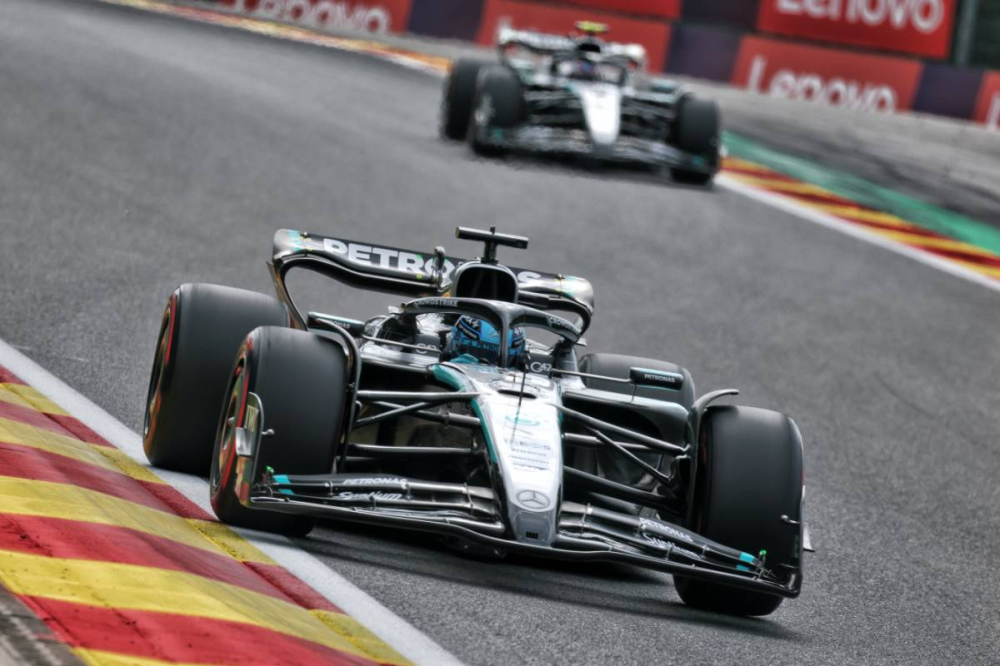 Mercedes en chute libre : Russell inquiet, Antonelli dans le flou total à Spa