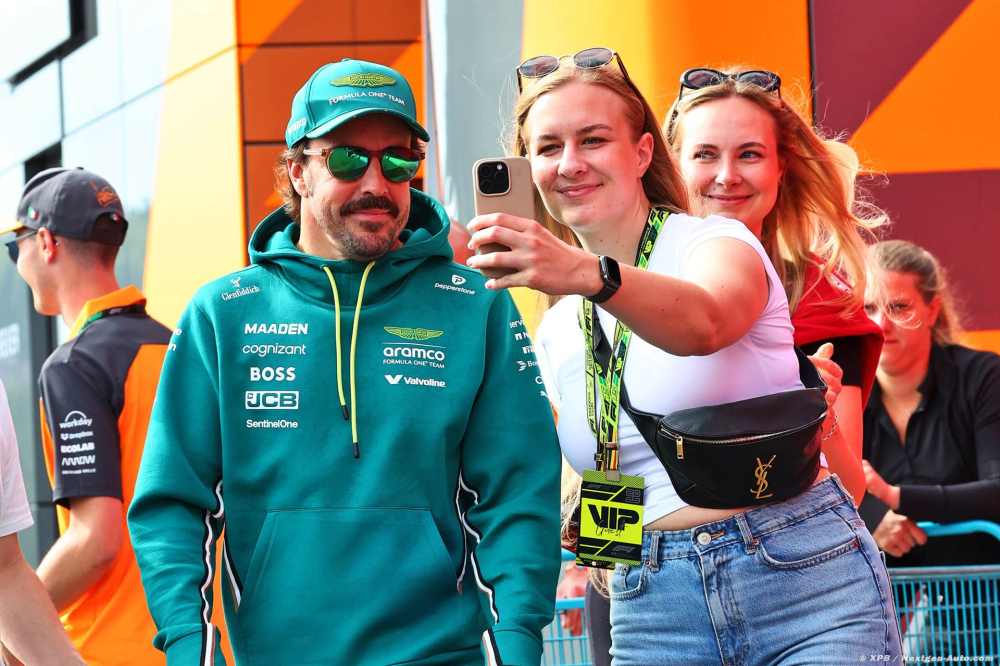 Alonso supplié de se raser la moustache, Aston Martin F1 dans un nouveau creux