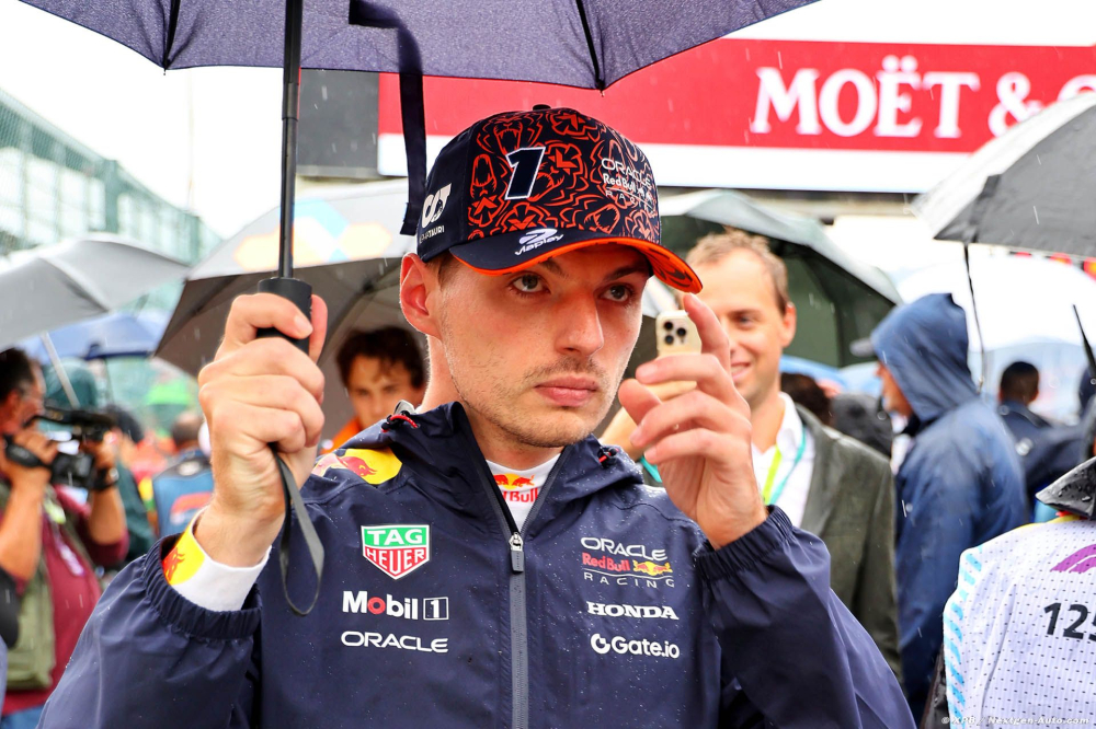 Les choses se précisent : Verstappen restera bien chez Red Bull en 2026