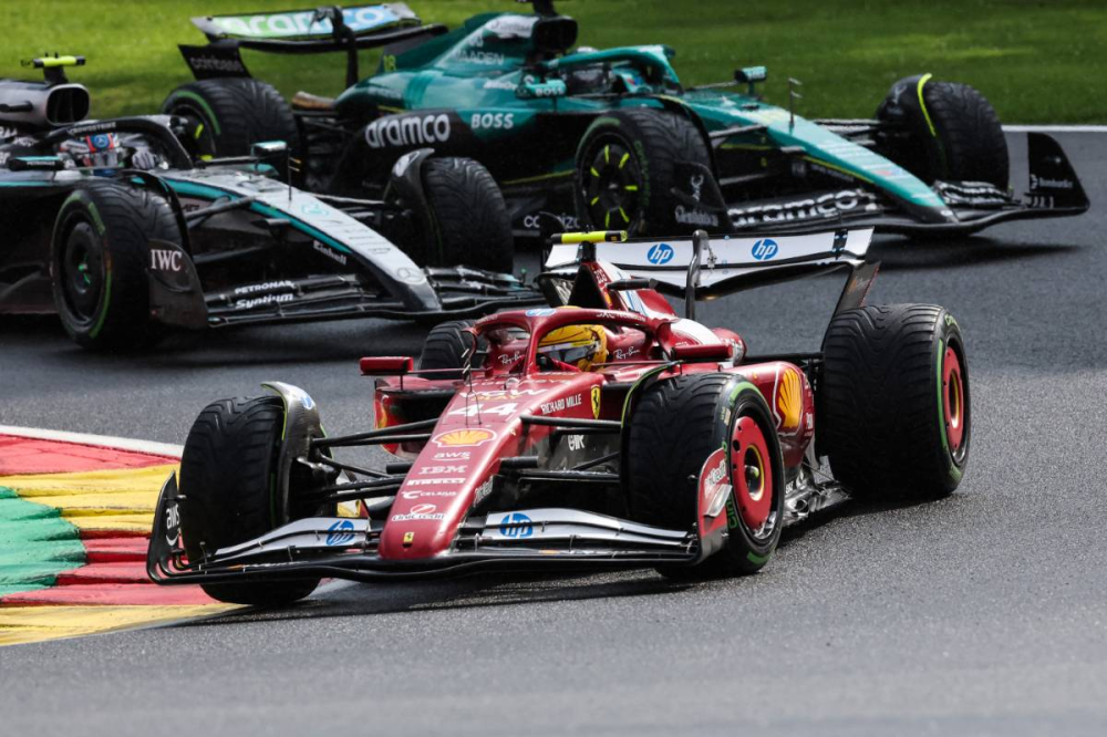 Départ depuis les stands, dépassements sous la pluie : Lewis Hamilton renaît à Spa