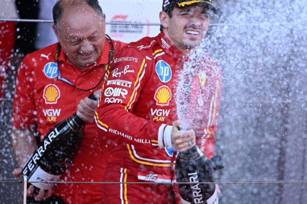 Charles Leclerc heureux de voir Frédéric Vasseur maintenu dans ses fonctions chez Ferrari  : « Il a une vision incroyable »