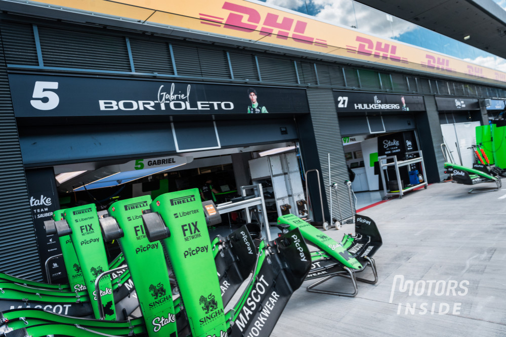 Sauber brise un couvre feu à Budapest