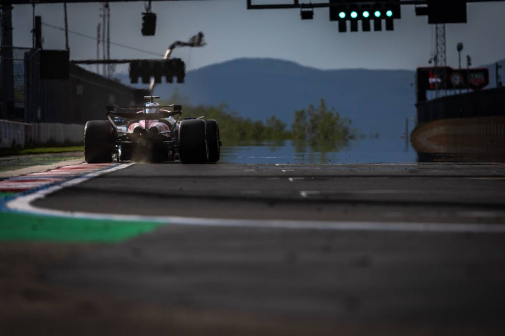 Une écurie de F1 brise le couvre-feu en pleine nuit en Hongrie pour sauver son week-end !