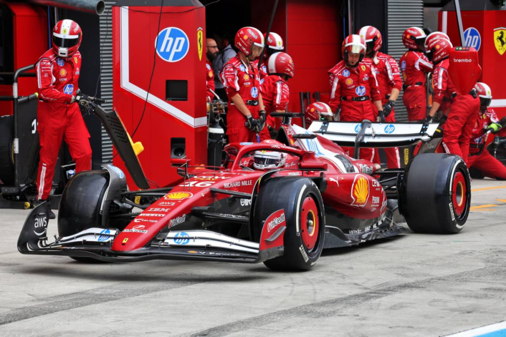 Leclerc craque, Ferrari s’effondre : Fred Vasseur ne comprend pas ce désastre en Hongrie