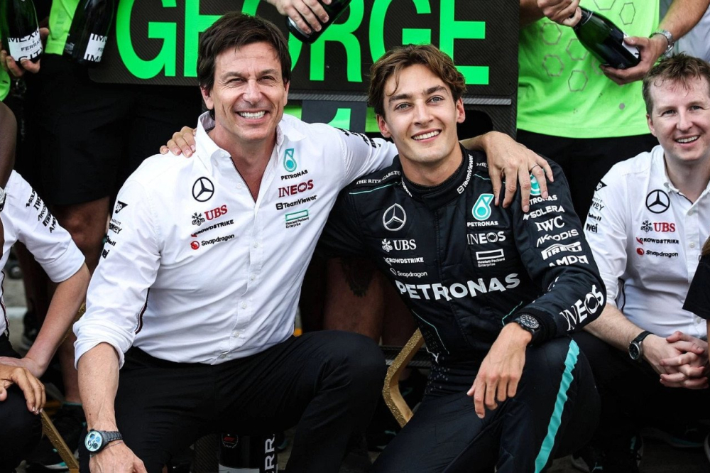Toto Wolff fait taire les rumeurs : George Russell confirmé pour 2026