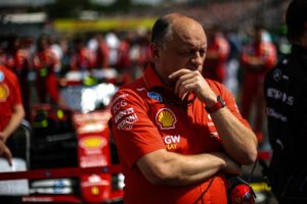 Vasseur reconnaît avoir sous-estimé les difficultés d’adaptation d’Hamilton chez Ferrari