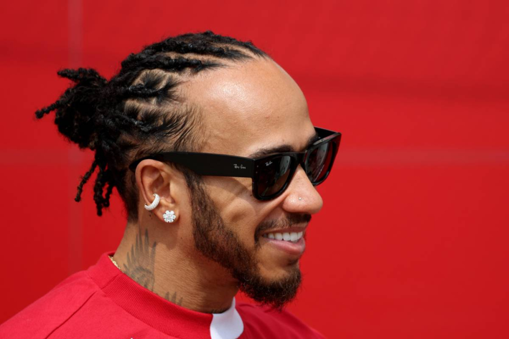 Lewis Hamilton chez Ferrari : une clause secrète qui change tout