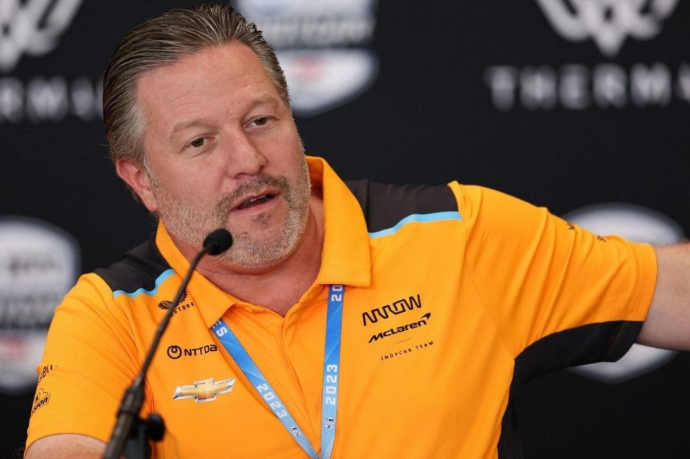Zak Brown intrigue avec un 