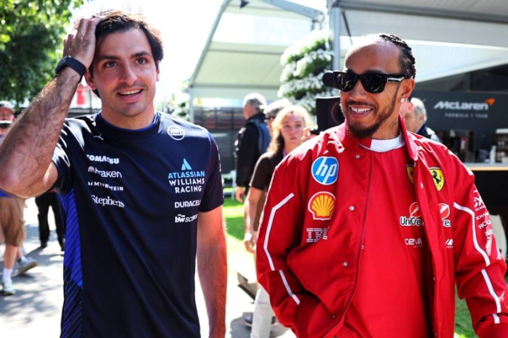 Carlos Sainz compatit avec les difficultés de Lewis Hamilton chez Ferrari