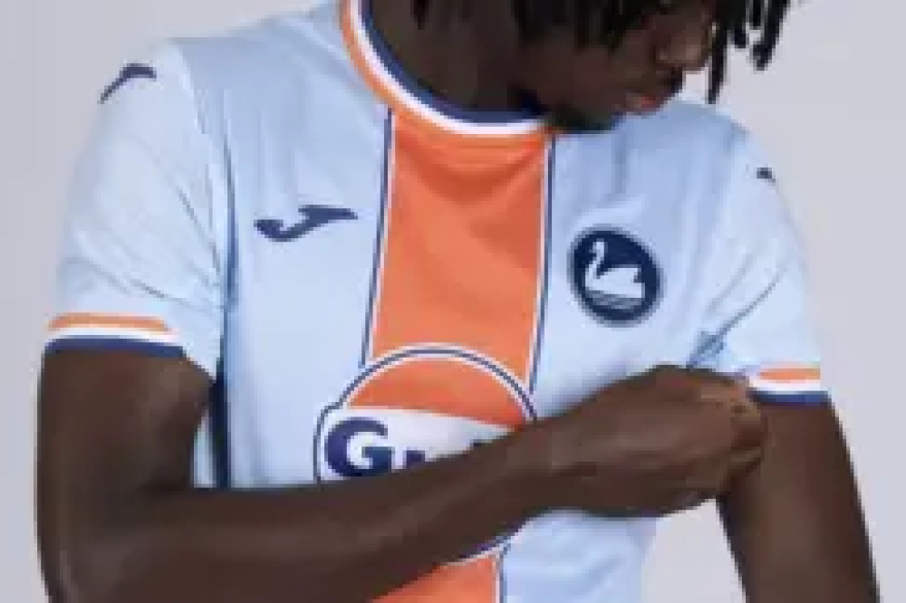 Swansea City lance un troisième maillot inspiré des couleurs Gulf Racing