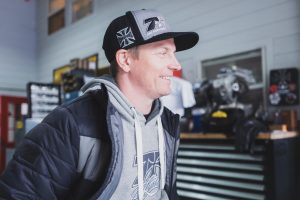 Kimi Raikkonen réagit avec humour à son absence du panel F1 de Goodwood