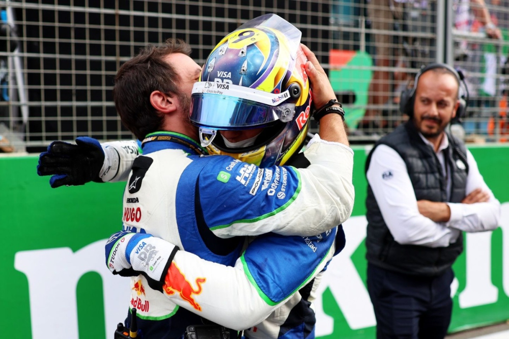 Isack Hadjar sur le podium : 