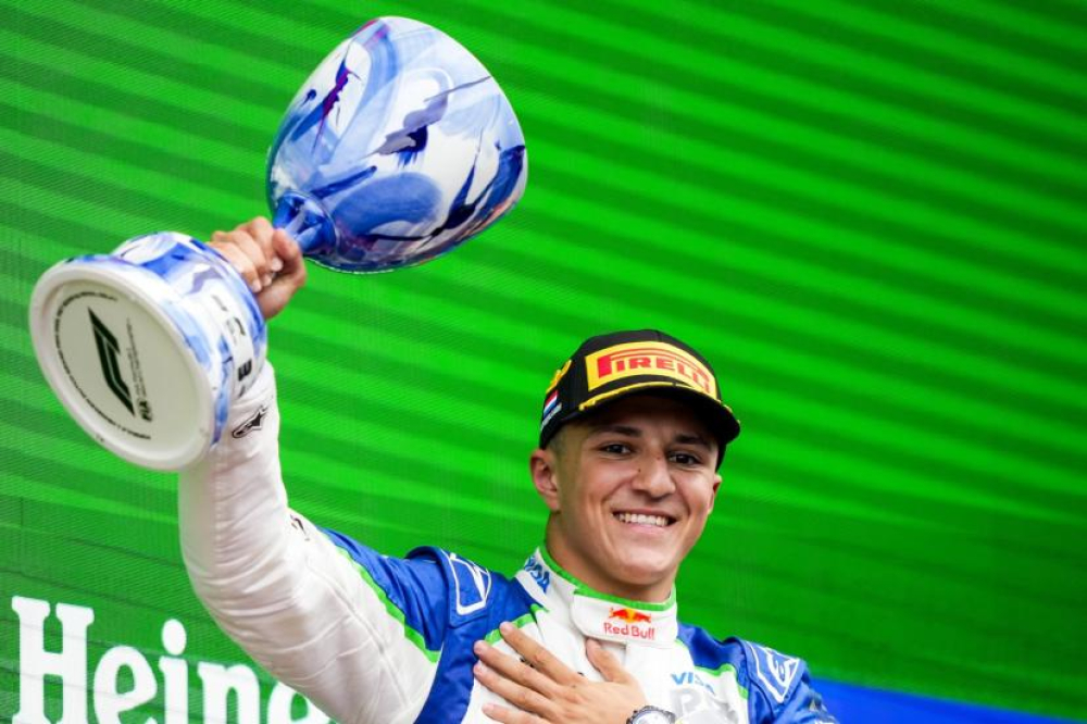 « Ça me semble irréel » : Isack Hadjar fou de joie après son podium remarquable au Grand Prix des Pays-Bas