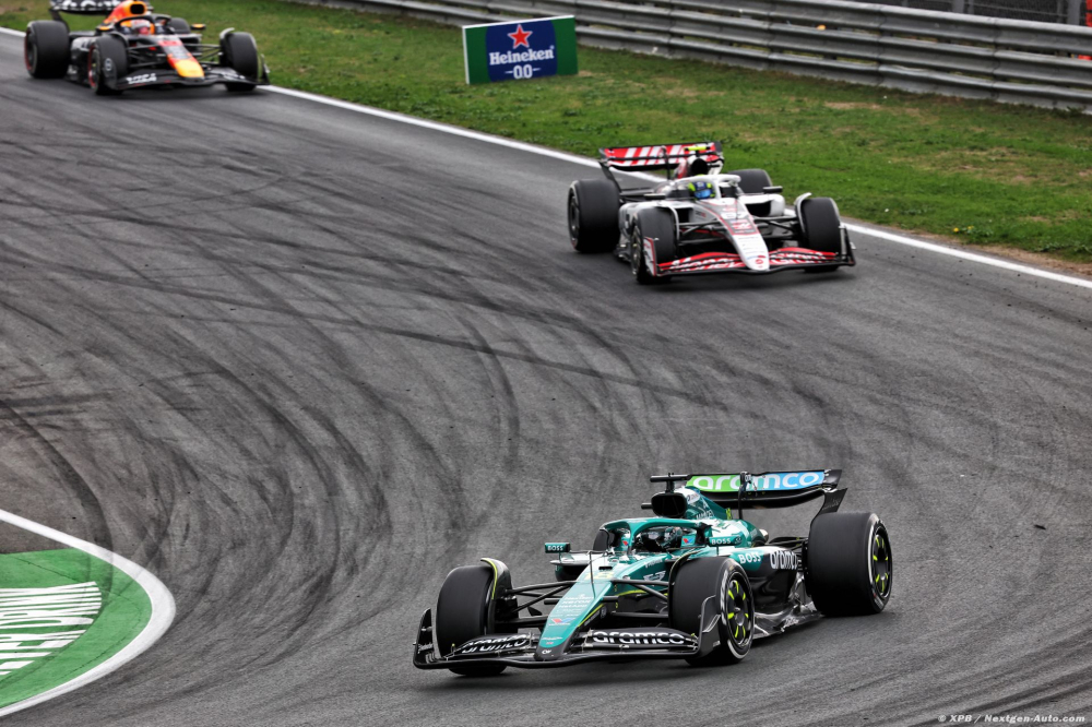 Aston Martin F1 signe un doublé dans les points pour contrer Hadjar