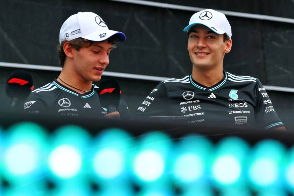 Mercedes officialise son duo pour la saison 2026 de F1
