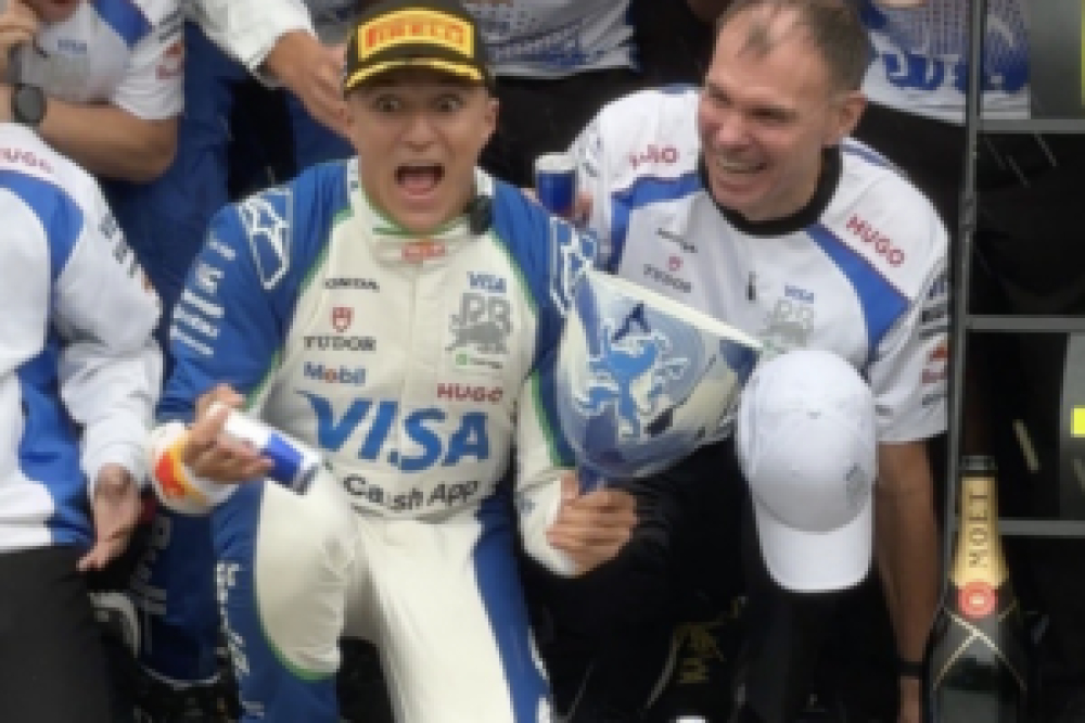 Hadjar décroche son premier podium et casse son trophée à Zandvoort