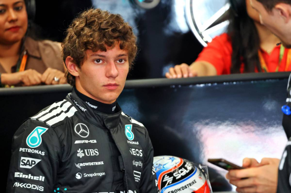 Jacques Villeneuve détruit Antonelli après son fiasco à Zandvoort